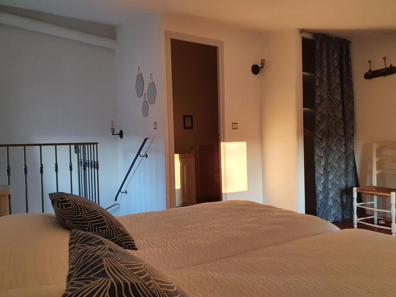 Les Demeures Du Clos Niozelles Ruang foto