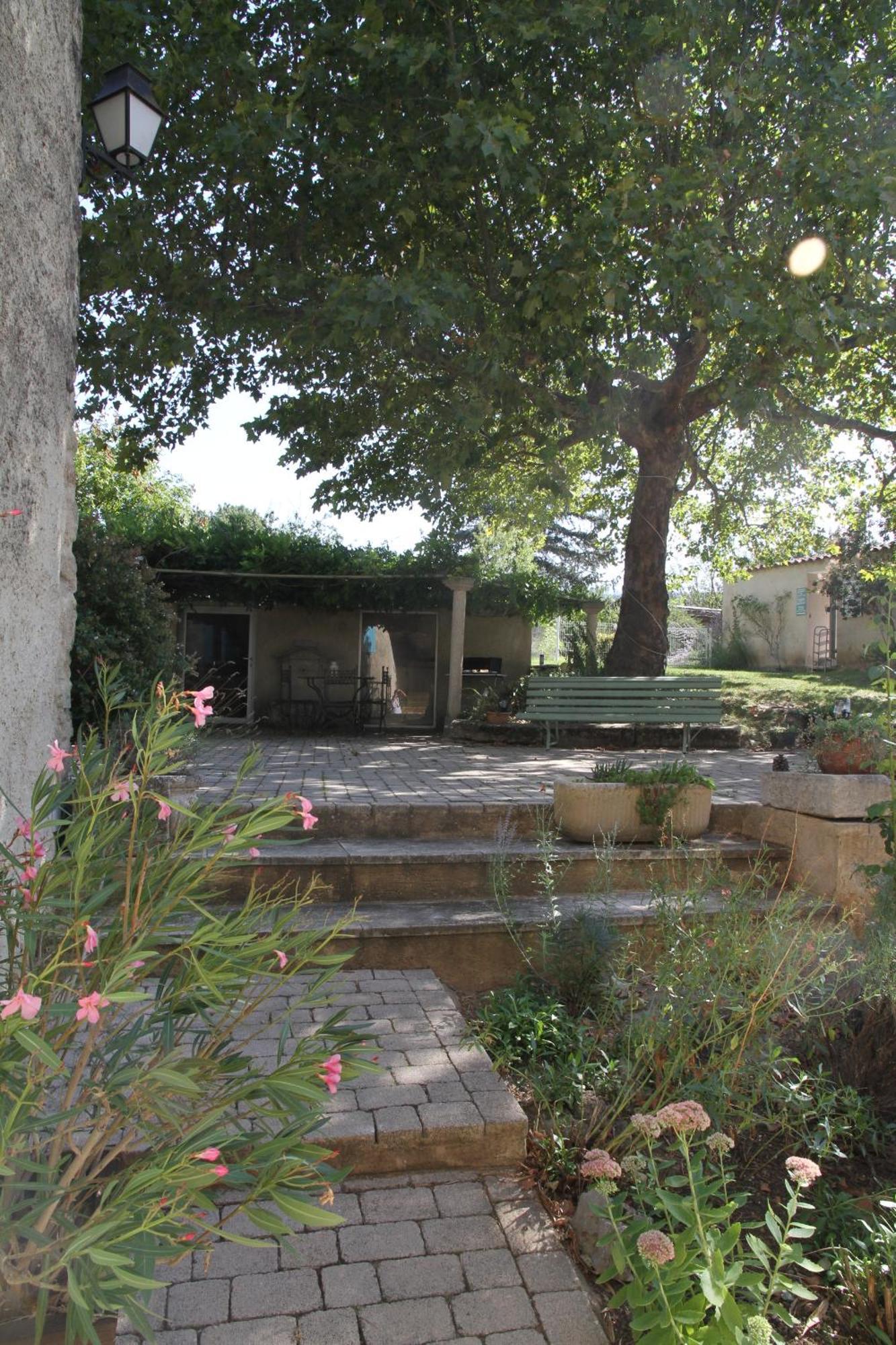 Les Demeures Du Clos Niozelles Bagian luar foto